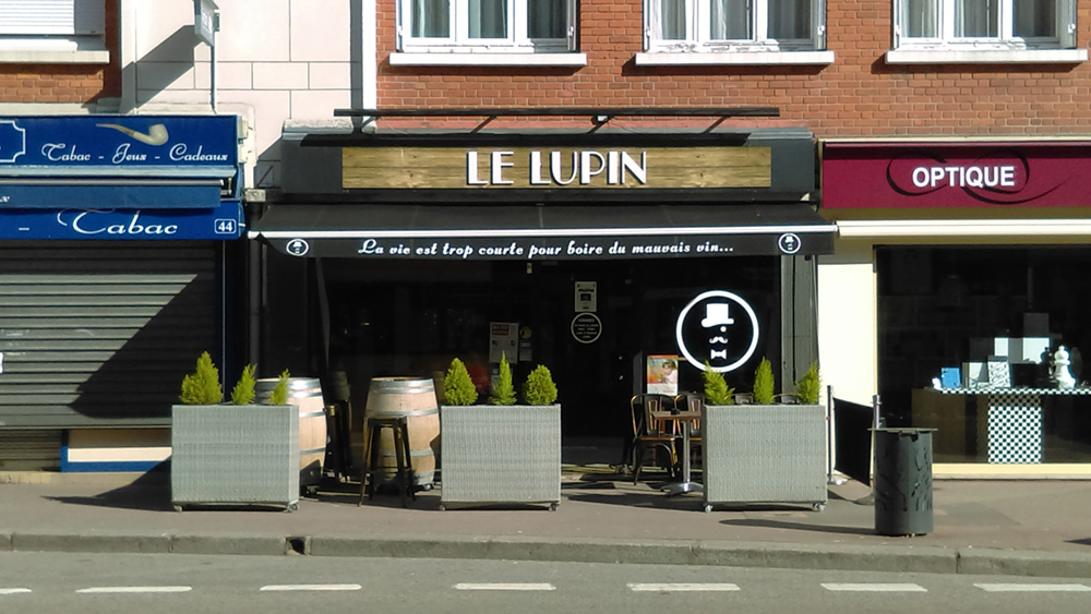 La façade du bar "le Lupin" à Elbeuf
